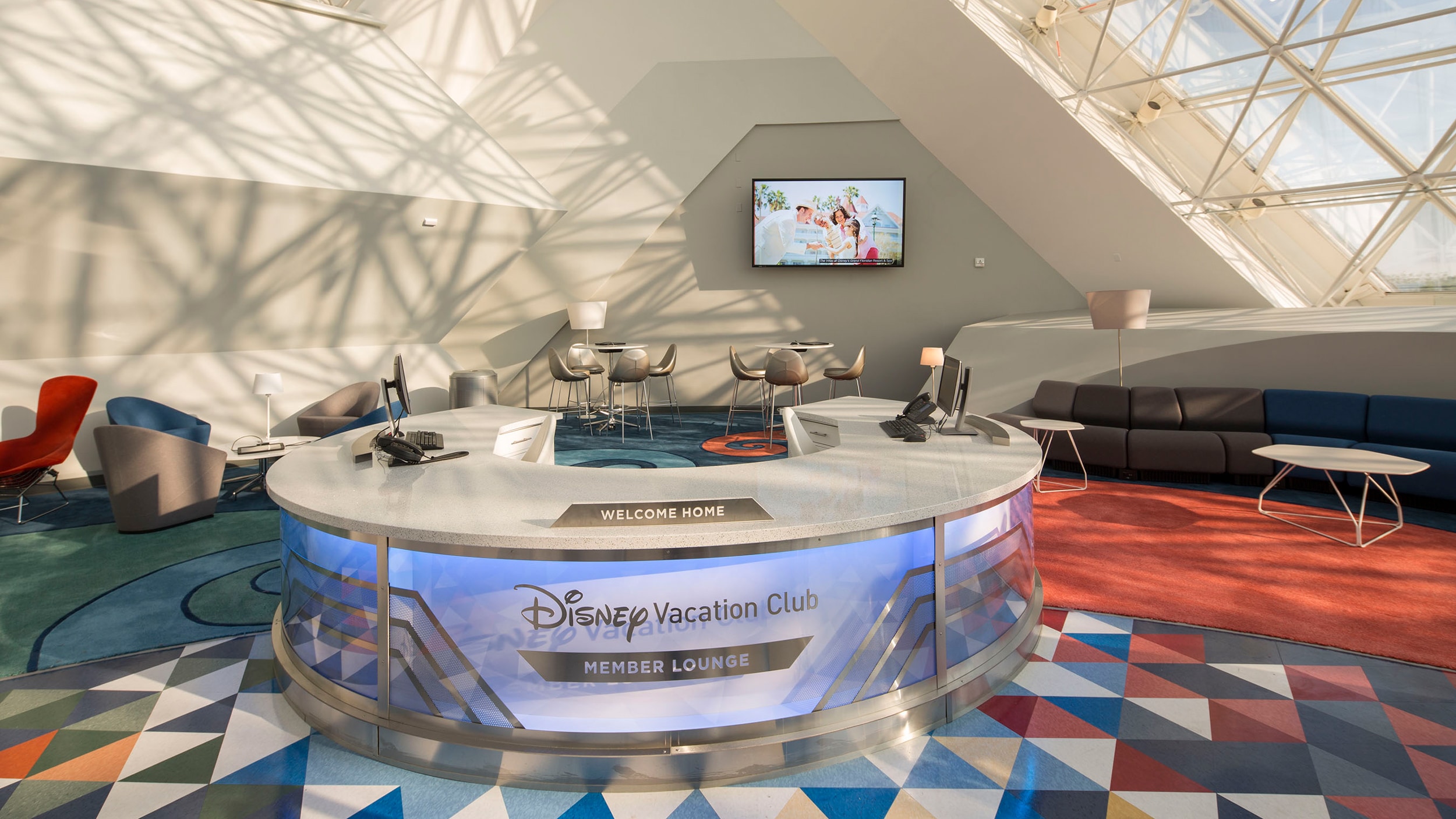 RCI® Fee Waived in 2017 The interior of the Member Lounge at Epcot